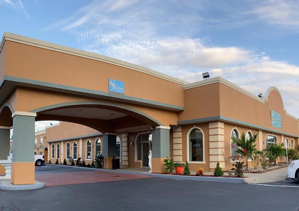Quality Inn Vincennes Buitenkant foto