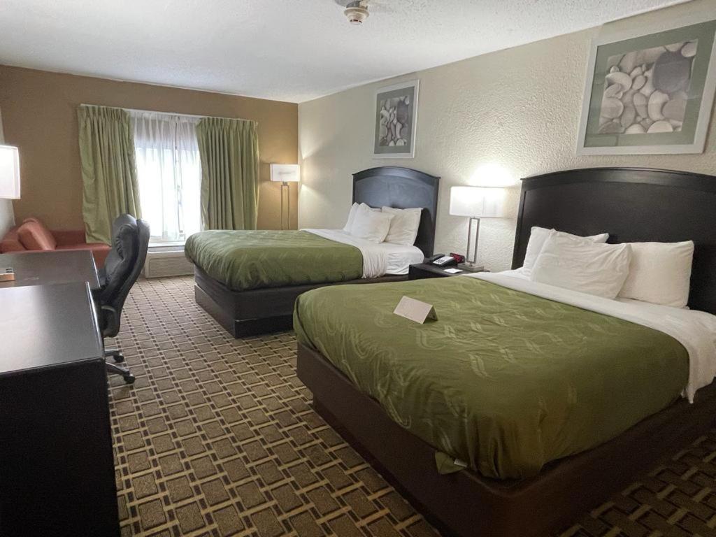 Quality Inn Vincennes Buitenkant foto