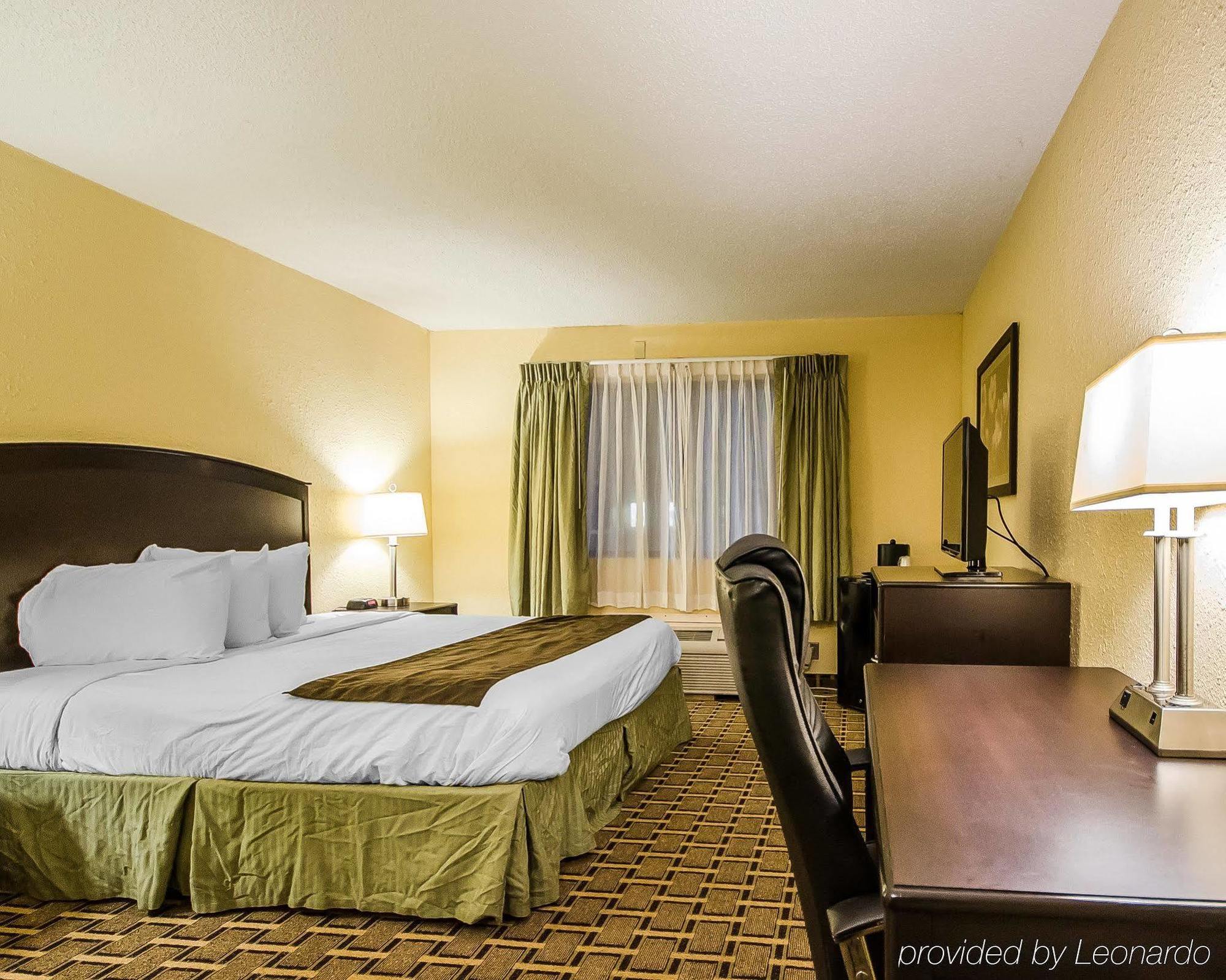 Quality Inn Vincennes Buitenkant foto
