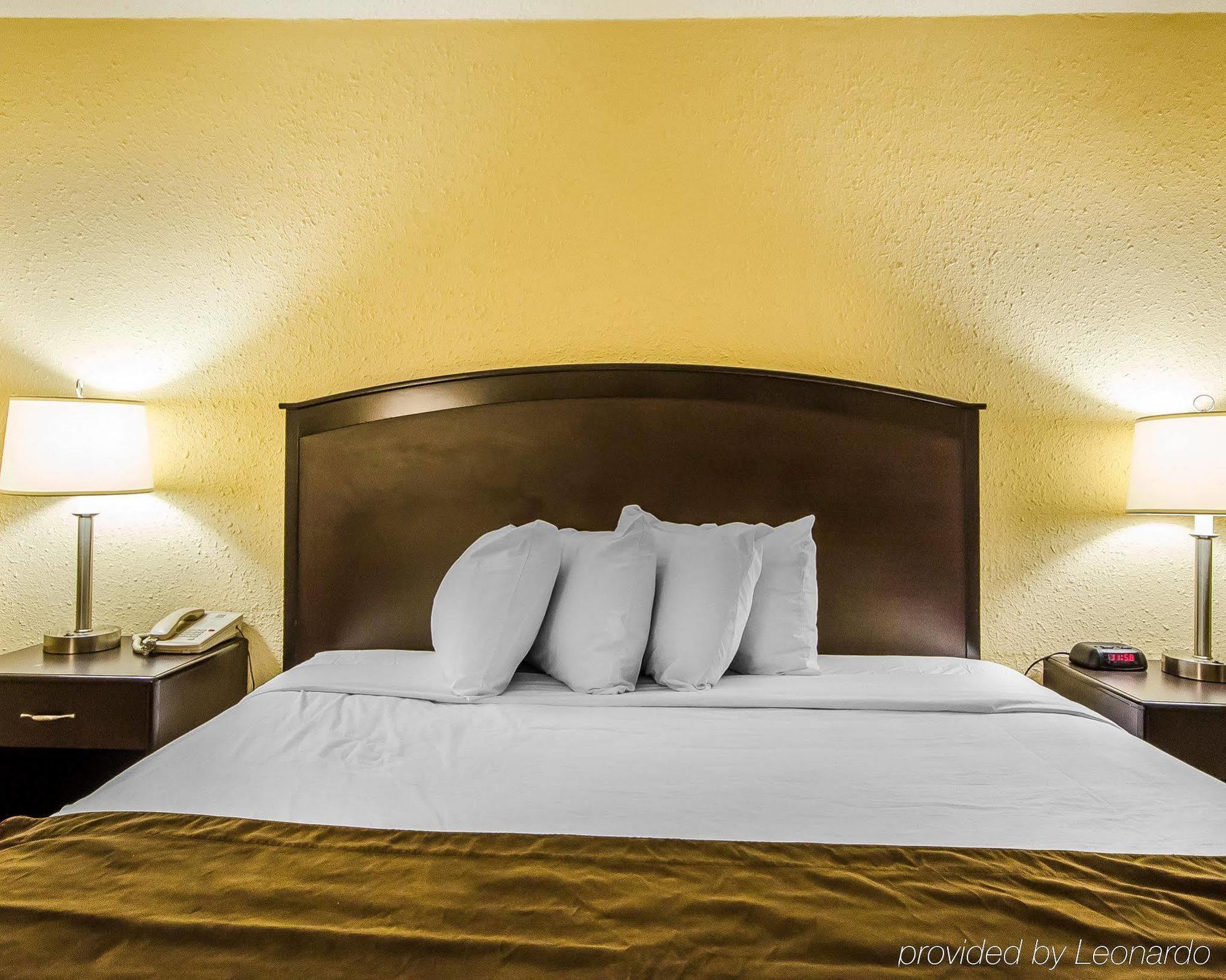 Quality Inn Vincennes Buitenkant foto