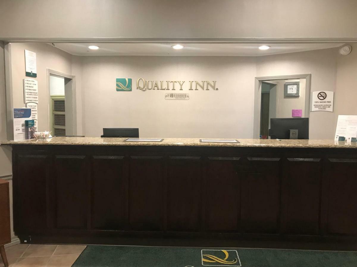 Quality Inn Vincennes Buitenkant foto
